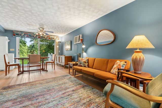 11 Greybert Ln, Worcester, MA 01602