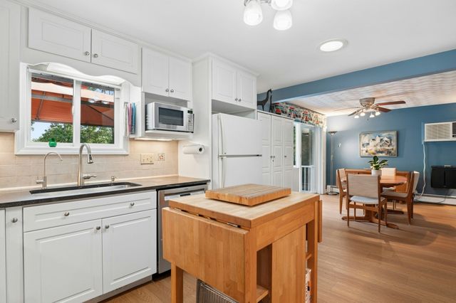 11 Greybert Ln, Worcester, MA 01602