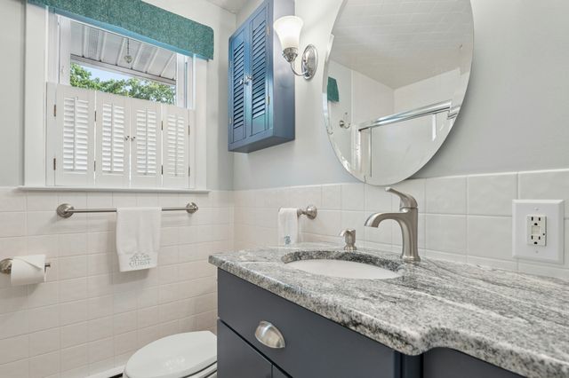 11 Greybert Ln, Worcester, MA 01602
