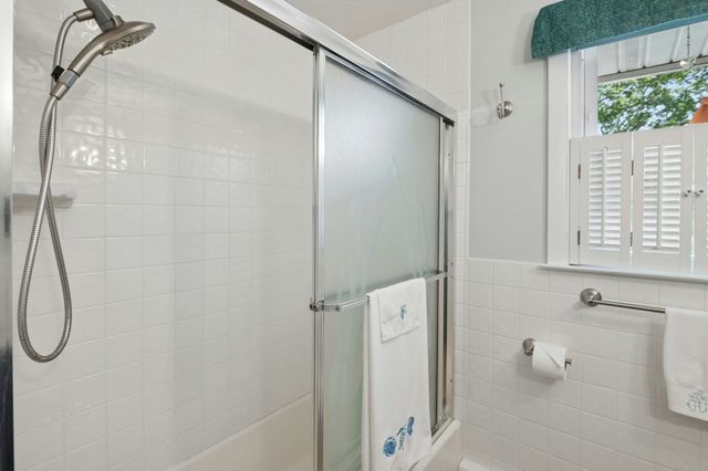 11 Greybert Ln, Worcester, MA 01602