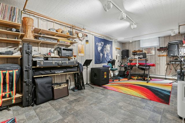 11 Greybert Ln, Worcester, MA 01602