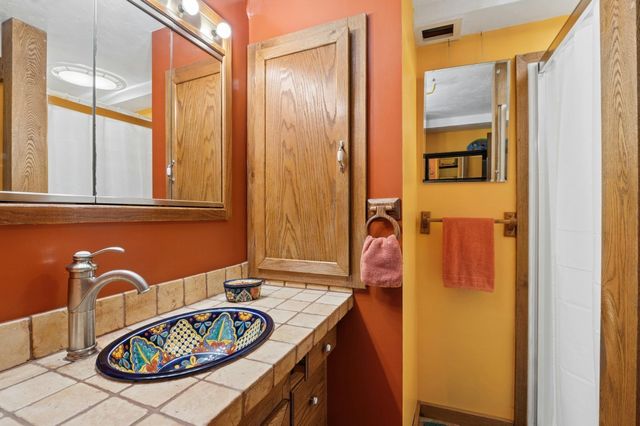 11 Greybert Ln, Worcester, MA 01602