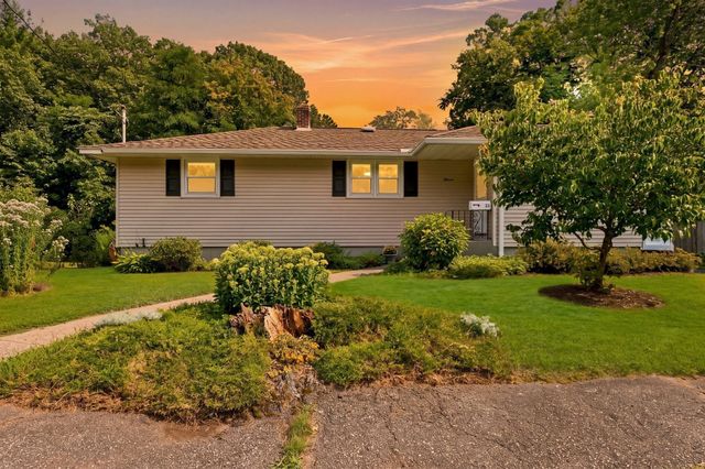 11 Greybert Ln, Worcester, MA 01602