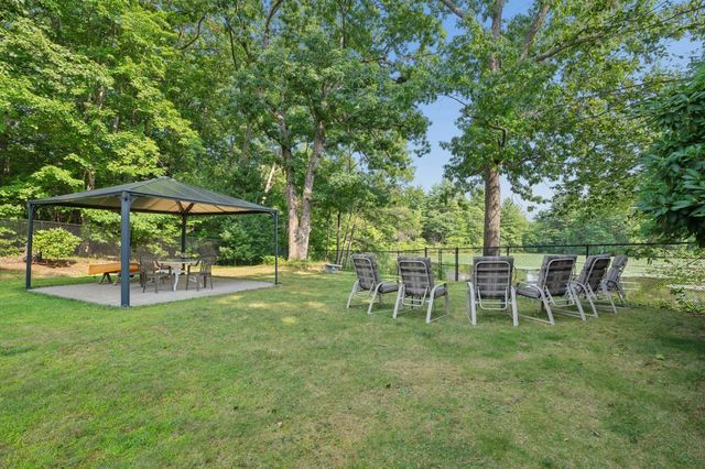 11 Greybert Ln, Worcester, MA 01602