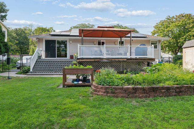 11 Greybert Ln, Worcester, MA 01602