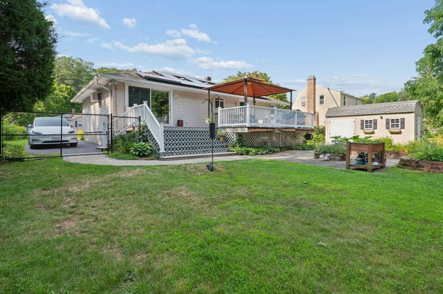11 Greybert Ln, Worcester, MA 01602