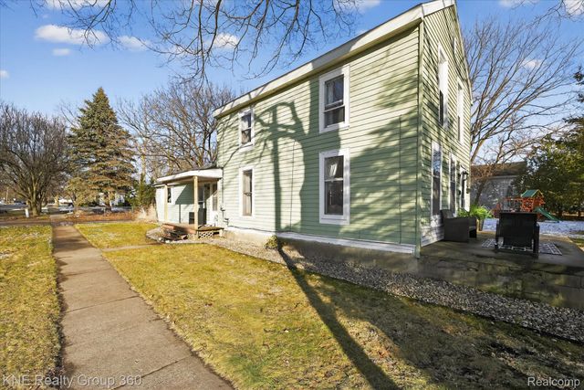 622 Factory Street, Howell, MI 48843