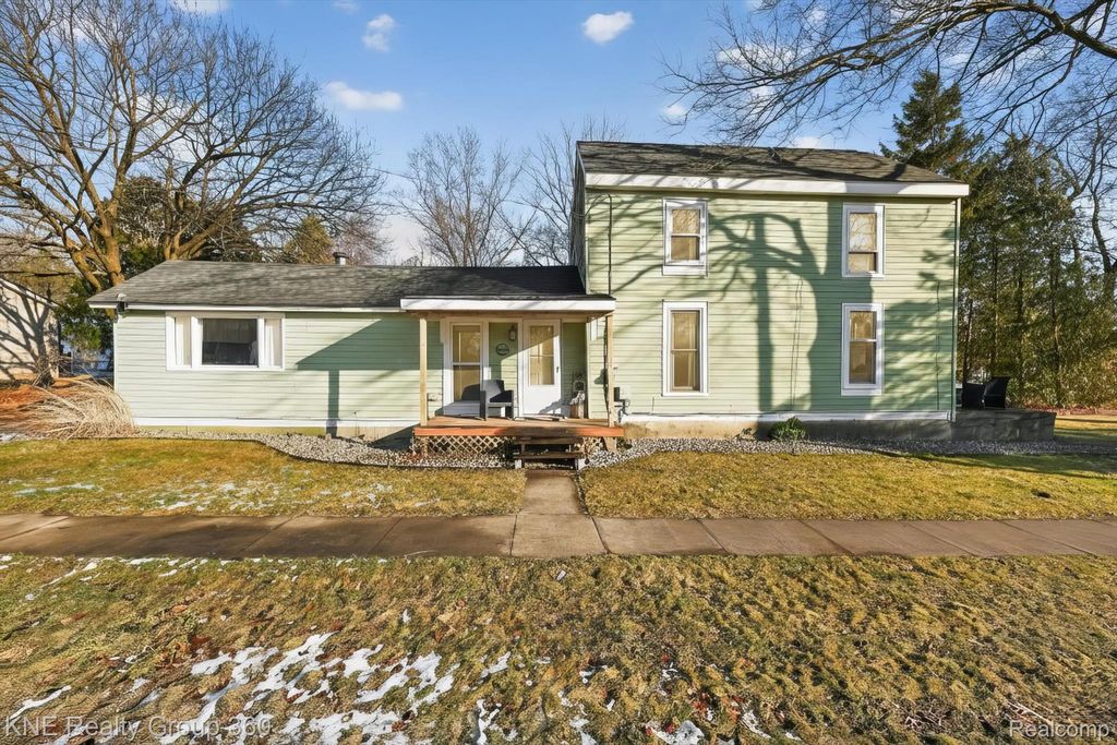 622 Factory Street, Howell, MI 48843