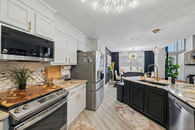222 Cozy Lane, Cedar Hill, TX 75104