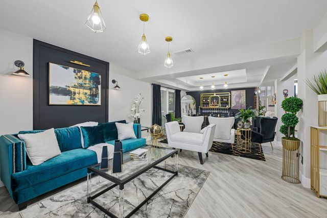 222 Cozy Lane, Cedar Hill, TX 75104