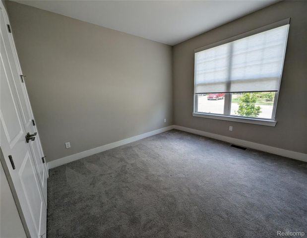 2298 Pondview Lane, Troy, MI 48085