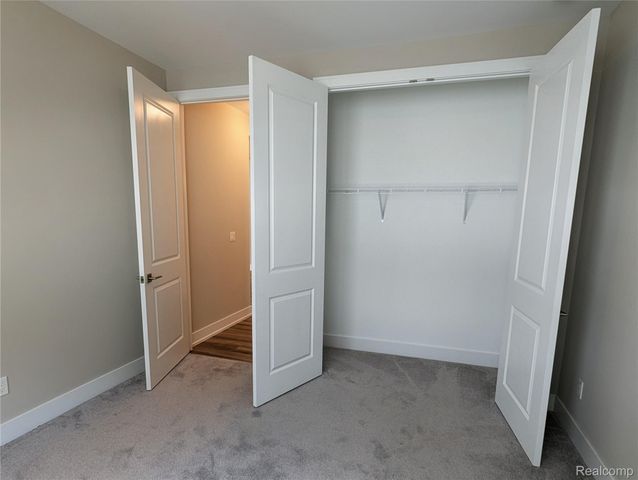 2298 Pondview Lane, Troy, MI 48085