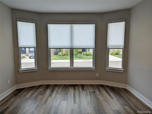 2298 Pondview Lane, Troy, MI 48085