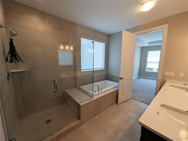 2298 Pondview Lane, Troy, MI 48085