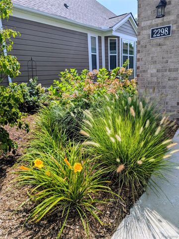 2298 Pondview Lane, Troy, MI 48085