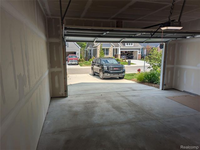 2298 Pondview Lane, Troy, MI 48085
