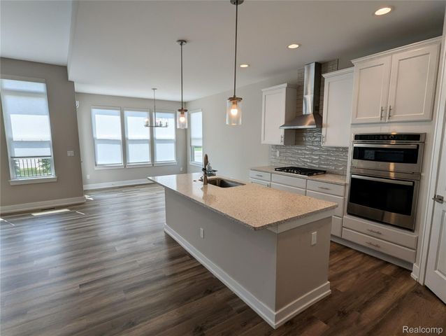 2298 Pondview Lane, Troy, MI 48085