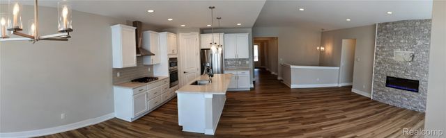 2298 Pondview Lane, Troy, MI 48085