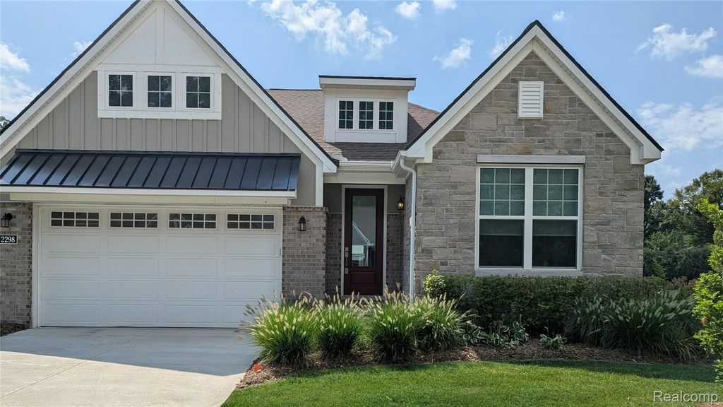 2298 Pondview Lane, Troy, MI 48085