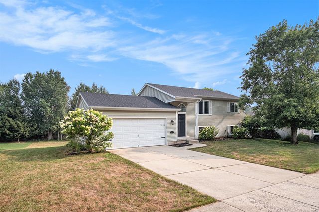 4139 Whirlwind Drive NE, Rockford, MI 49341