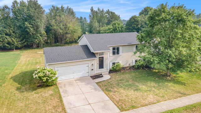 4139 Whirlwind Drive NE, Rockford, MI 49341