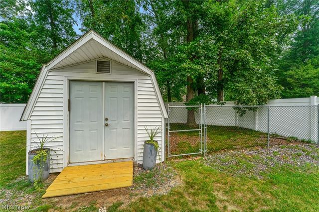 430 Terra Verde Avenue, Columbiana, OH 44408