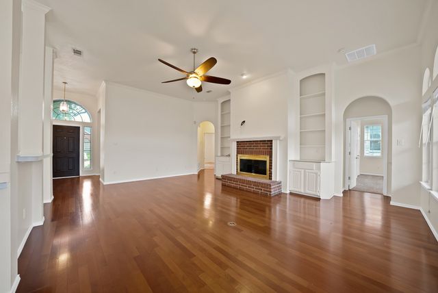 813 Yosemite Trail, Mesquite, TX 75149