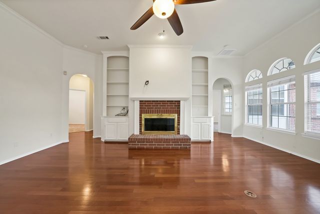 813 Yosemite Trail, Mesquite, TX 75149