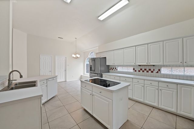 813 Yosemite Trail, Mesquite, TX 75149