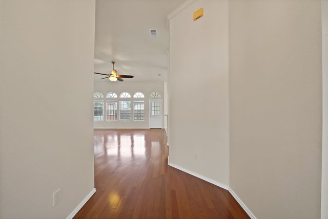 813 Yosemite Trail, Mesquite, TX 75149