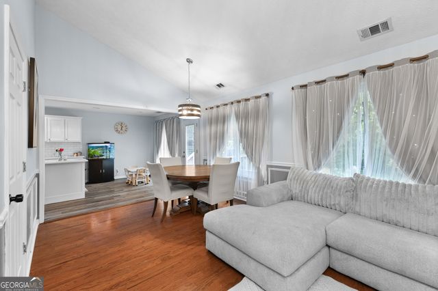 1426 Wyntercreek Drive, Hoschton, GA 30548