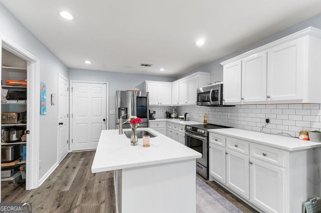 1426 Wyntercreek Drive, Hoschton, GA 30548