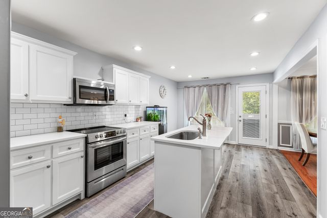 1426 Wyntercreek Drive, Hoschton, GA 30548