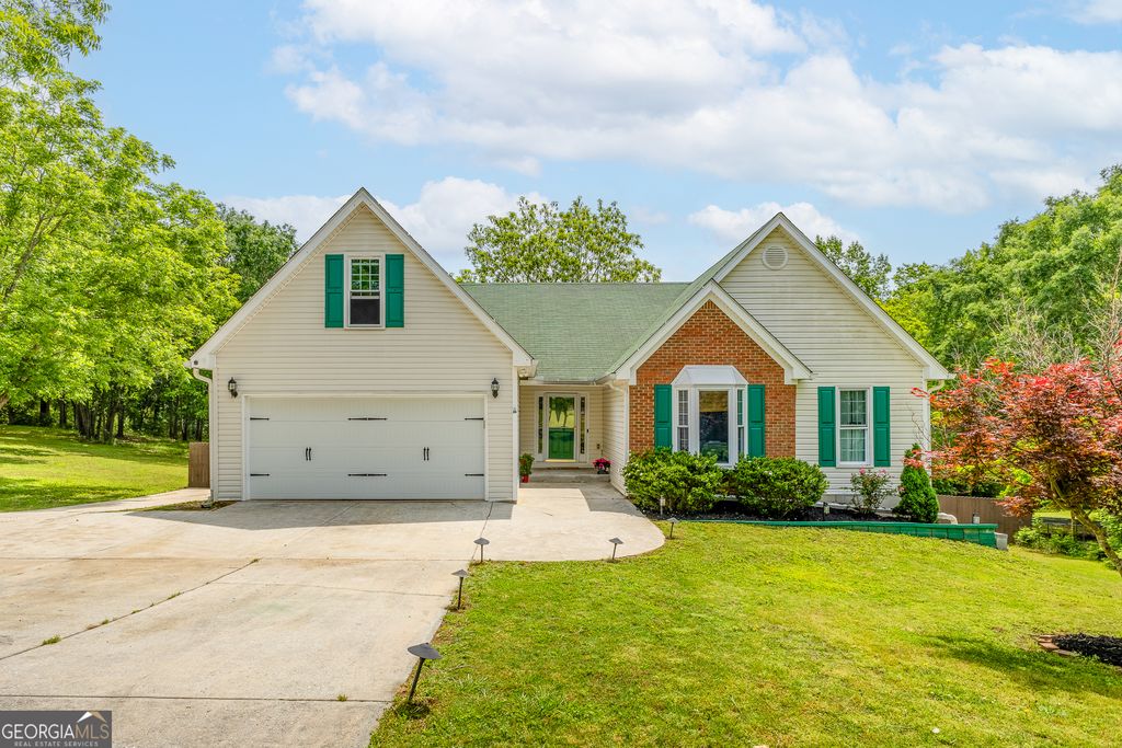 1426 Wyntercreek Drive, Hoschton, GA 30548