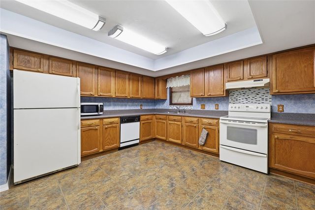 2446 NW 35TH TERRACE, Gainesville, FL 32605
