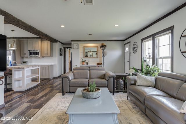 10504 County Rd 7000, Wolfforth, TX 79382