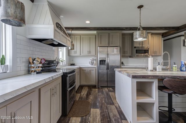 10504 County Rd 7000, Wolfforth, TX 79382