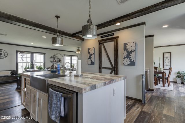 10504 County Rd 7000, Wolfforth, TX 79382