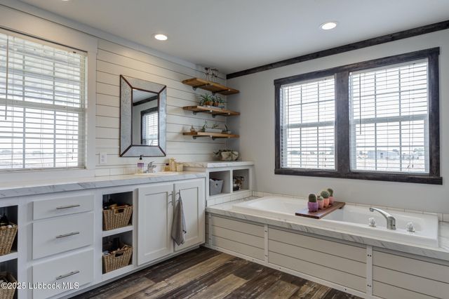 10504 County Rd 7000, Wolfforth, TX 79382