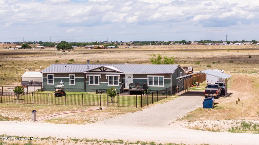 10504 County Rd 7000, Wolfforth, TX 79382