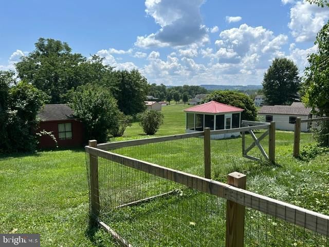 63 CHARLESTOWN RD, Washington Boro, PA 17582
