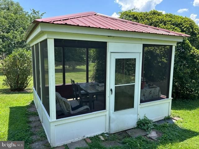 63 CHARLESTOWN RD, Washington Boro, PA 17582