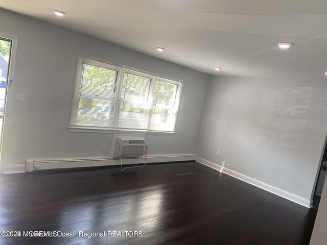 96 East Avenue 97, Atlantic Highlands, NJ 07716