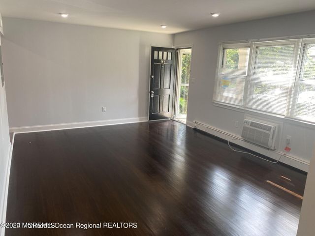 96 East Avenue 97, Atlantic Highlands, NJ 07716