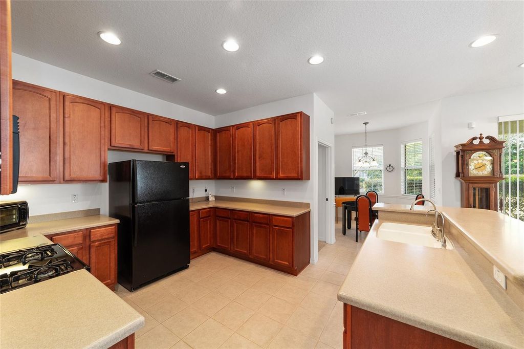 Image 14 of property listing at 8808 SW 83RD CIRCLE, Ocala, FL 34481