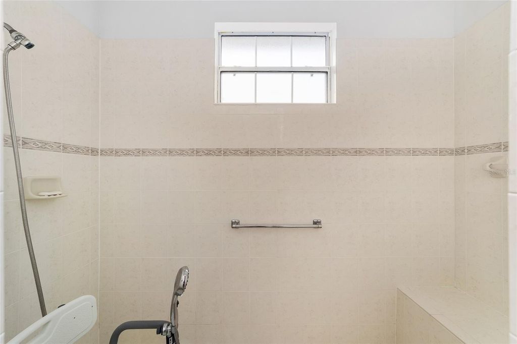 Image 28 of property listing at 8808 SW 83RD CIRCLE, Ocala, FL 34481