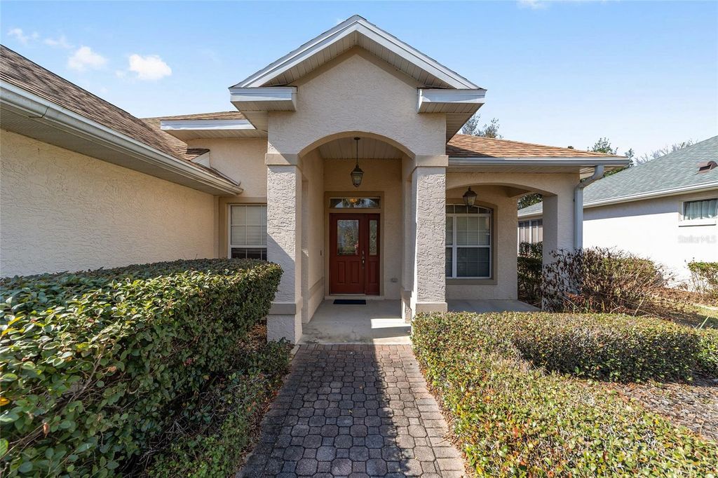 Image 4 of property listing at 8808 SW 83RD CIRCLE, Ocala, FL 34481