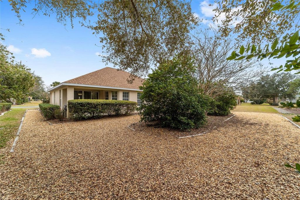 Image 38 of property listing at 8808 SW 83RD CIRCLE, Ocala, FL 34481