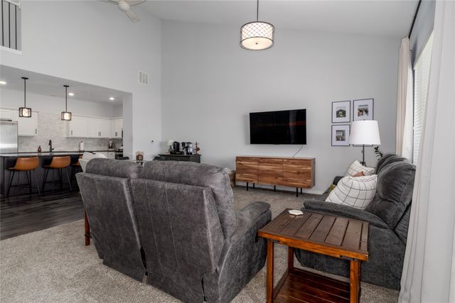 565 10th Street, Waukee, IA 50263