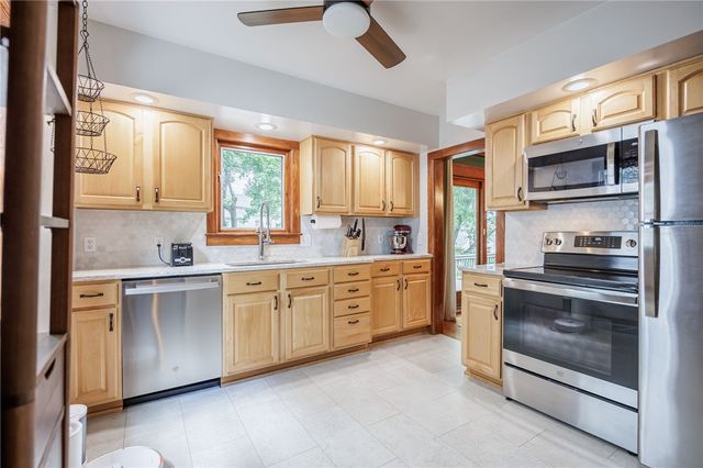 370 Laurelton Rd, Irondequoit, NY 14609